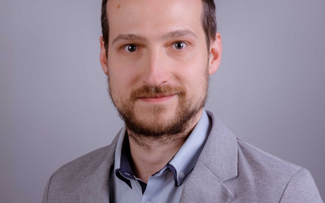 Dr. Tóth Ákos