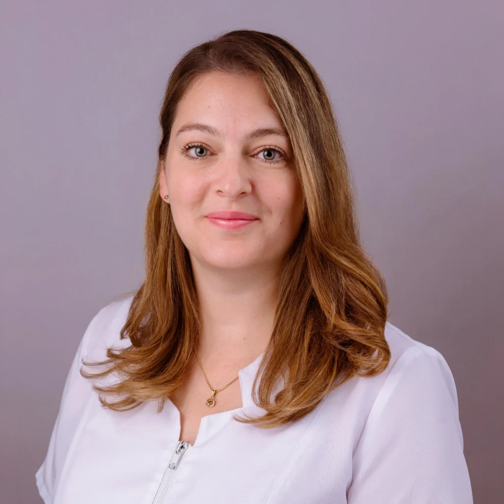 Dr. Altorjay Zsófia